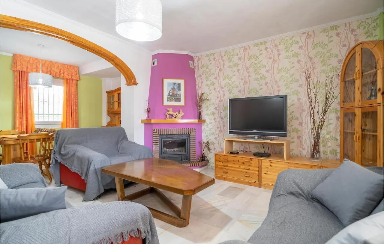 3 Bedroom Stunning Home In Torre Del Mar 0*,